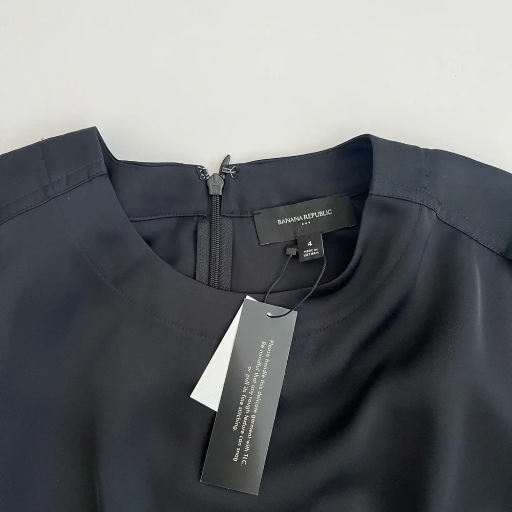 NWT Banana Republic Factory Women’s Puff Sleeve Black Blouse